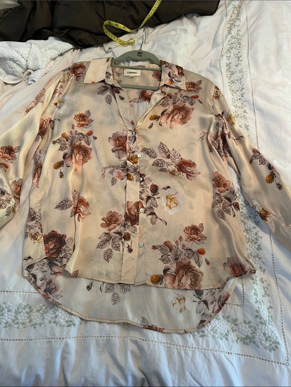 L'AGENCE Cream Button-Down Blouse with Rose Print